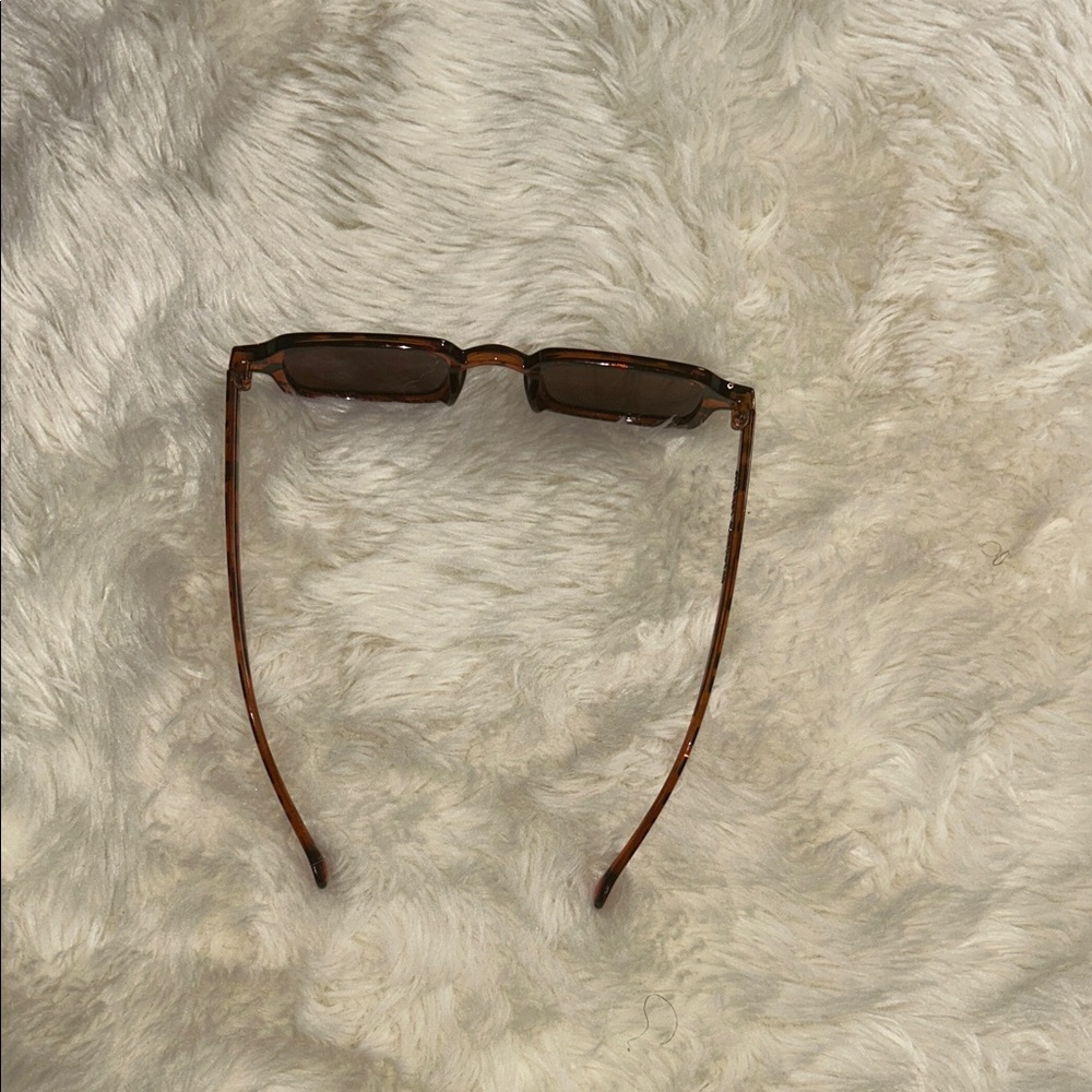 Retro Tortoise Shell Square Sunglasses - Picture 6 of 8